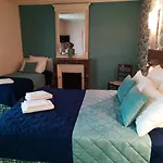 Otel De La Barbacane 3*