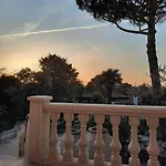 De La Barbacane Otel 3*