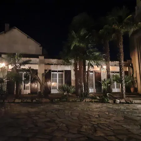 Hotel De La Barbacane 3*