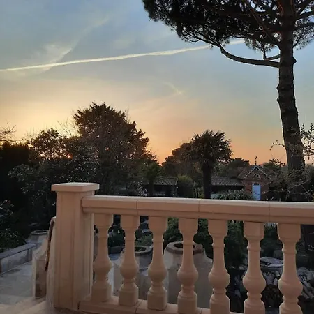 Hotel De La Barbacane 3*