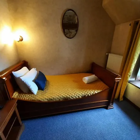 De La Barbacane Hotel Tiffauges