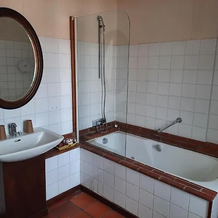 De La Barbacane Hotel