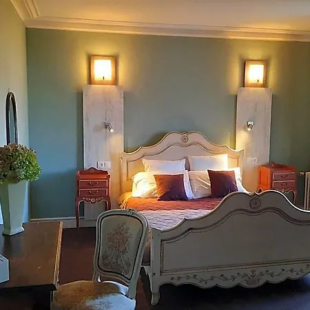 De La Barbacane Hotel