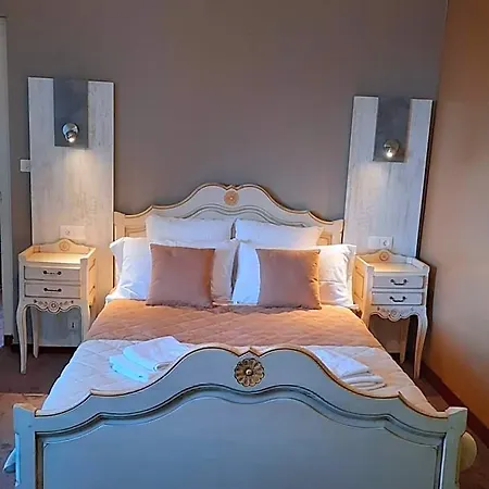 Hotel De La Barbacane 3*