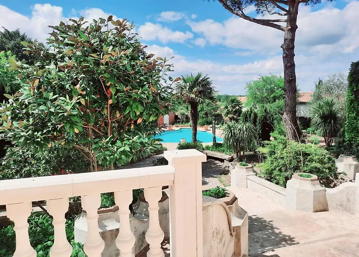 De La Barbacane Hotel Tiffauges