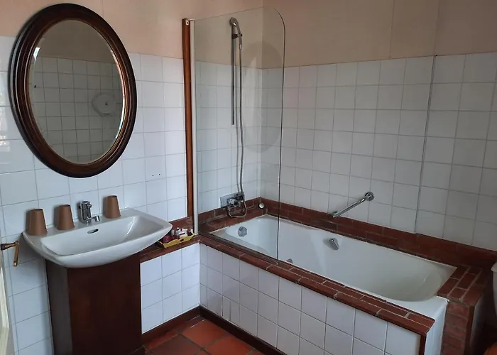 De La Barbacane 3* Tiffauges