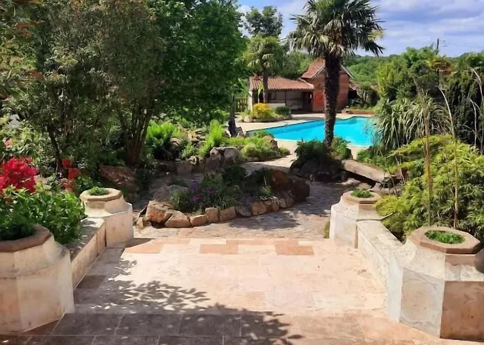 Hotell De La Barbacane