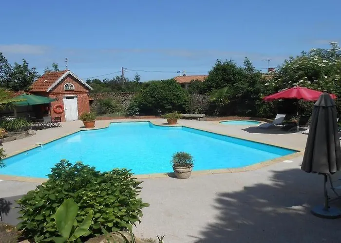 De La Barbacane Tiffauges