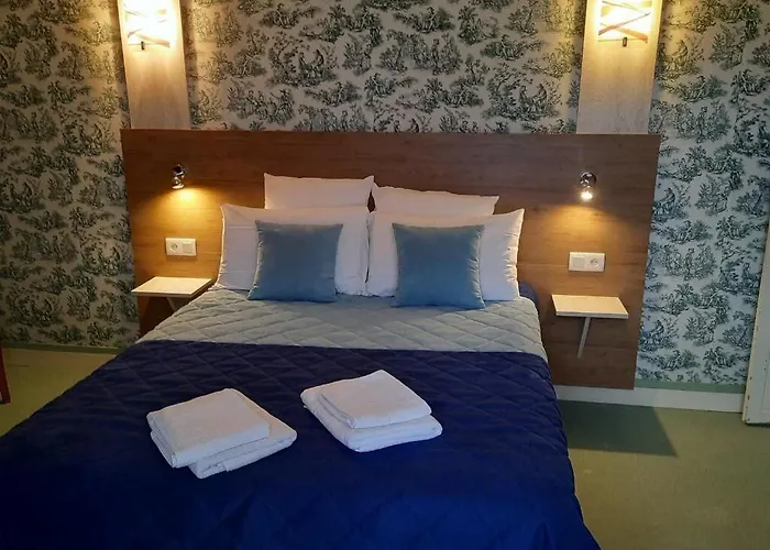 De La Barbacane Tiffauges