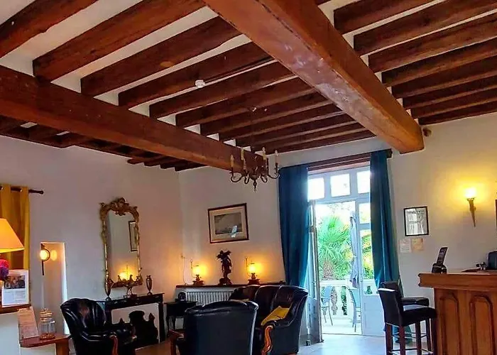 De La Barbacane Hotel