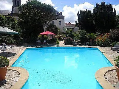 De La Barbacane 3* Tiffauges