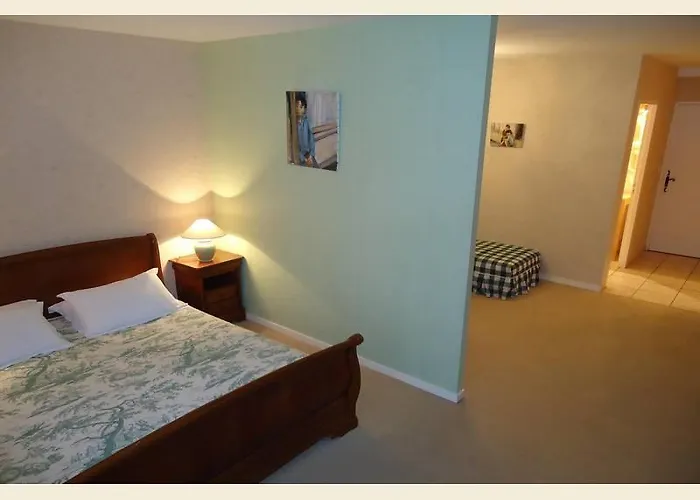 Hotell De La Barbacane 3*