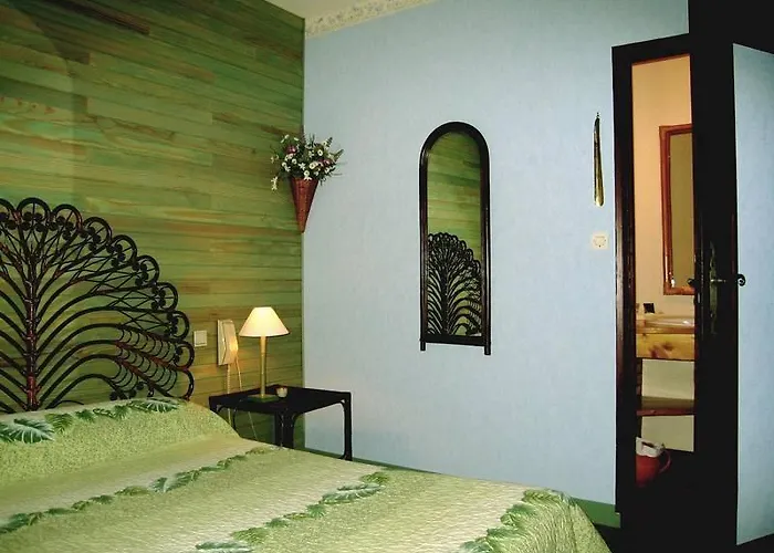 Hotell De La Barbacane 3*